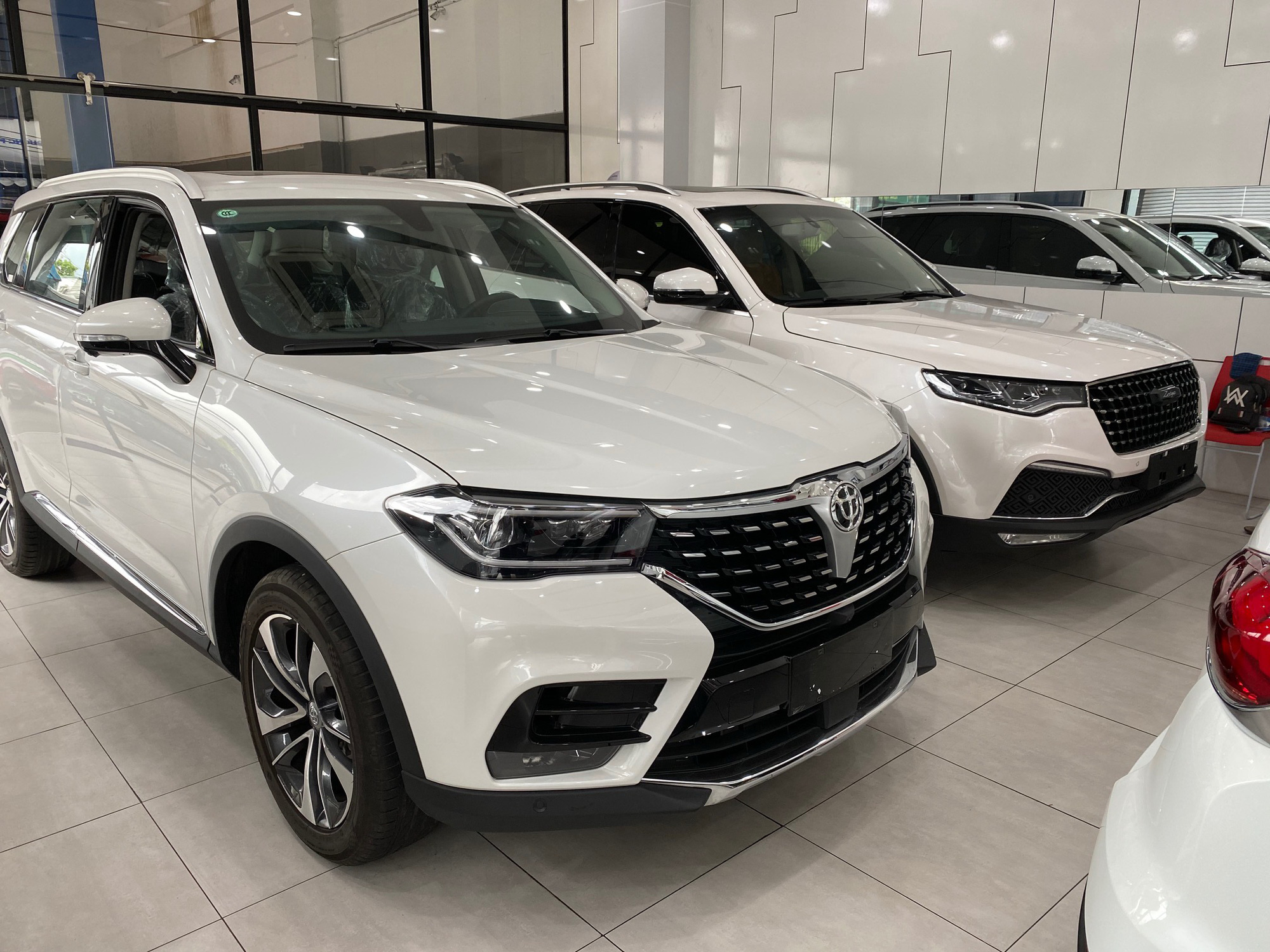 Người mua xe Trung Quốc lo lắng khi nghe h&atilde;ng Brilliance ph&aacute; sản - Ảnh 1.