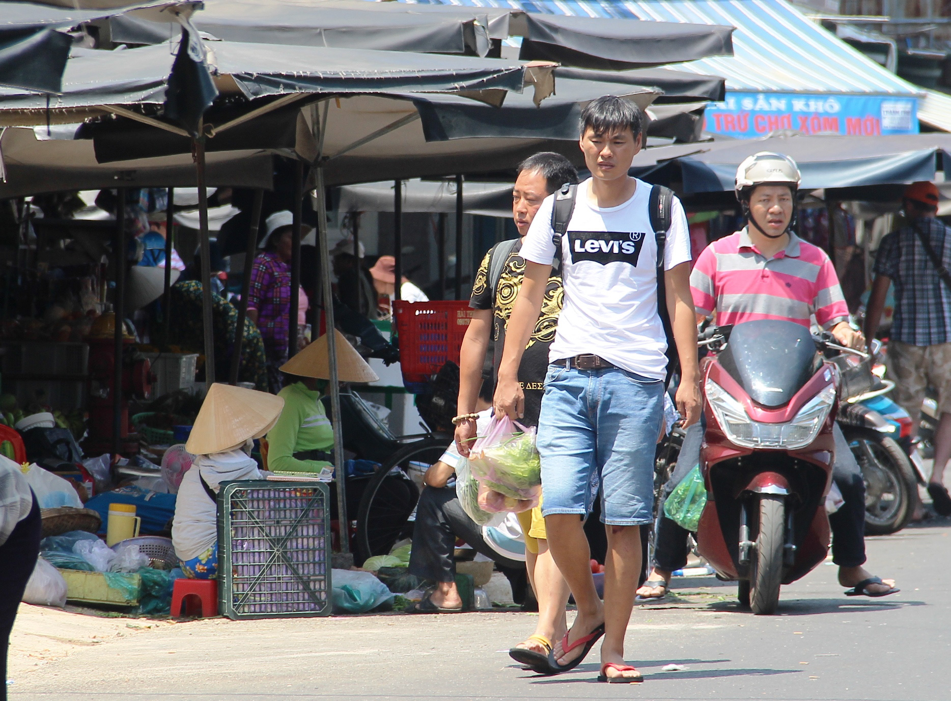"Phù phép", biến người Trung Quốc thành người Việt Nam