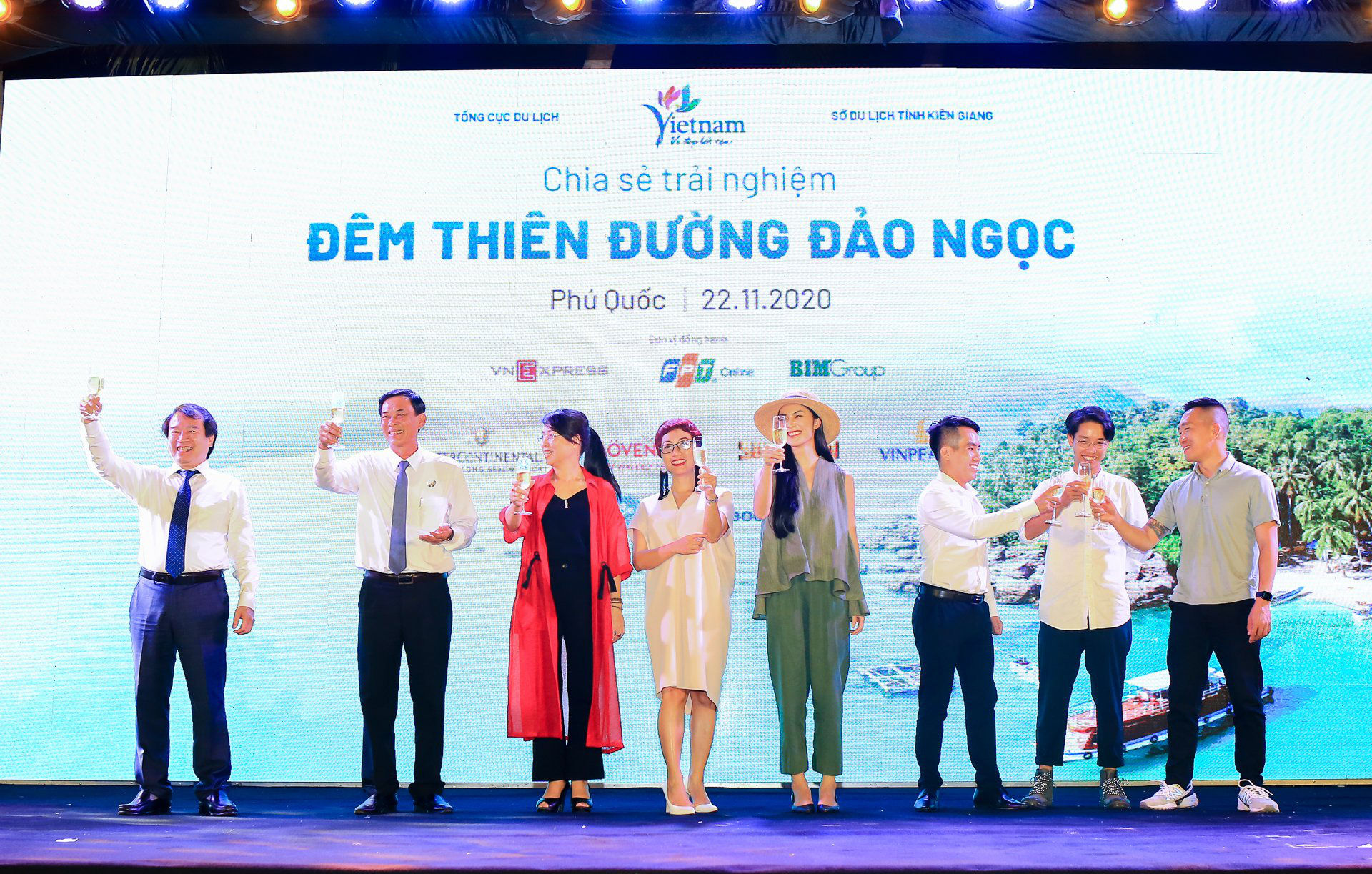 Du lịch Phú Quốc ấm lên từng ngày - Ảnh 2.