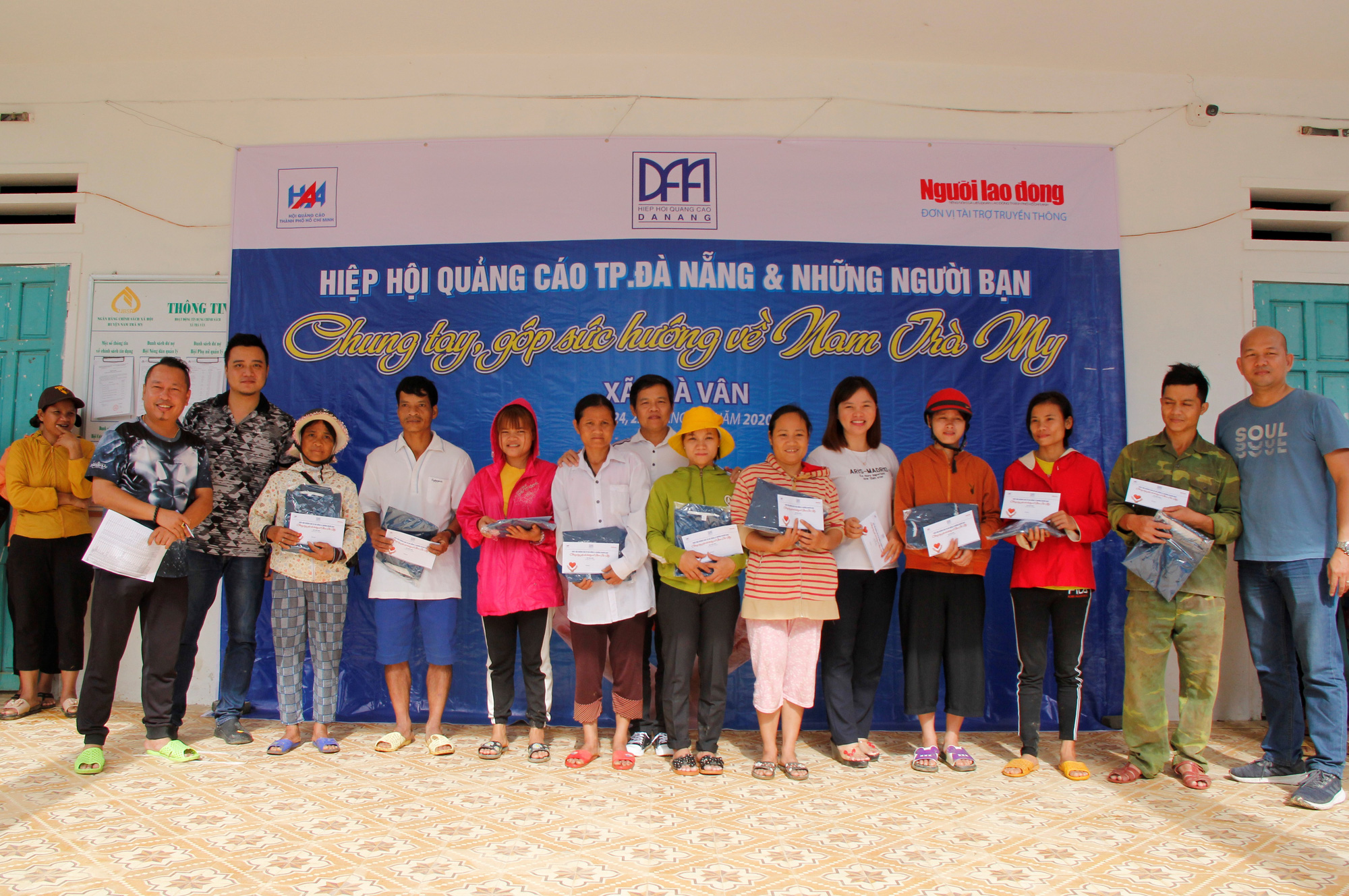 Tiếp tục hỗ trợ đồng bào miền Trung