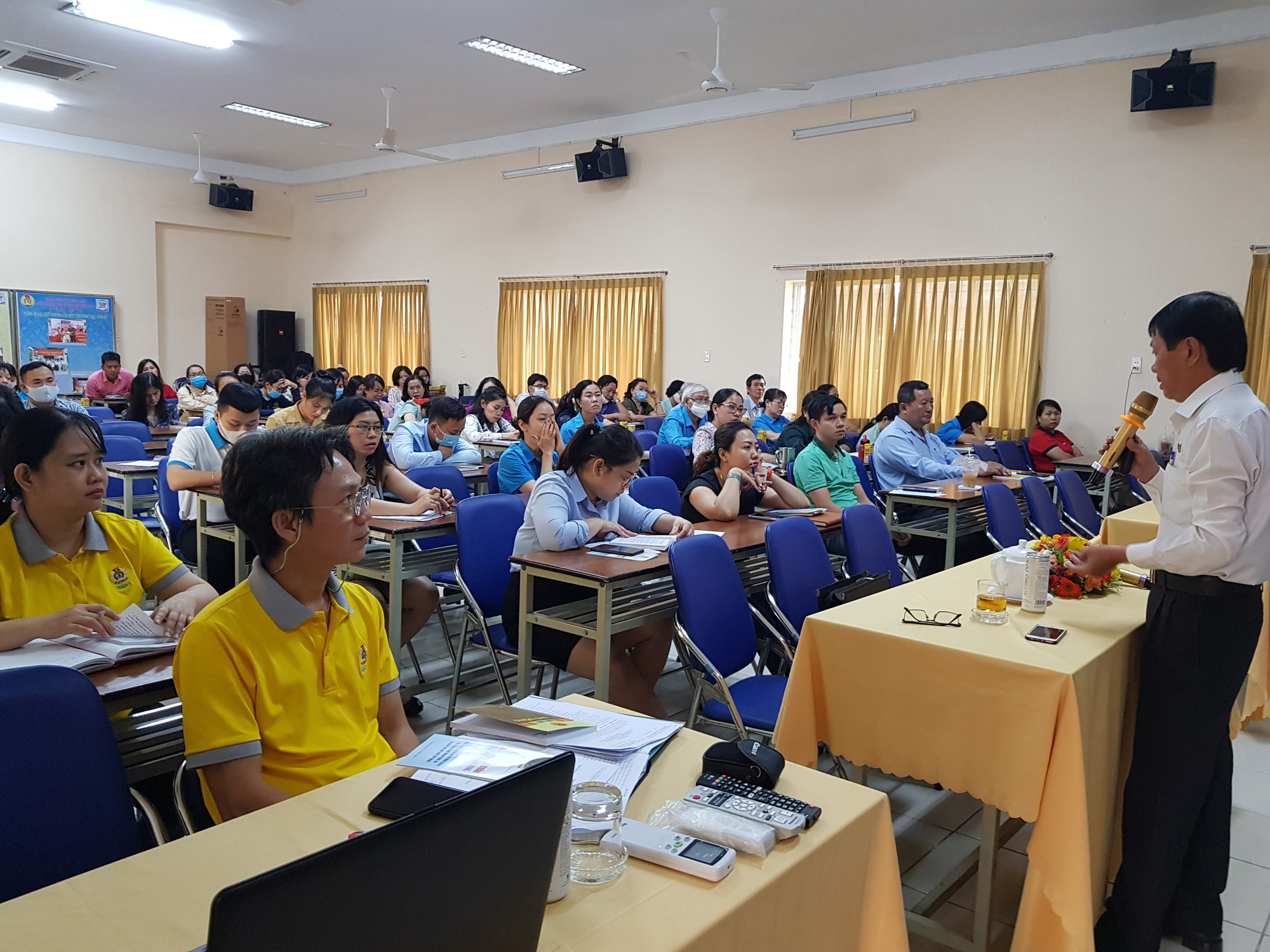 Giúp CNVC-LĐ tiếp cận chính sách pháp luật