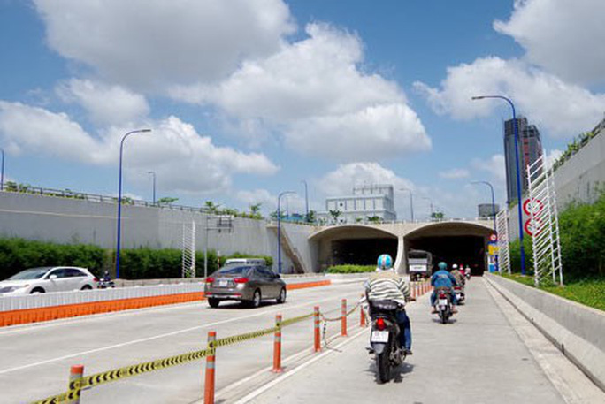 Từ 28-11, cấm ôtô vào làn hỗn hợp sau khi qua hầm vượt sông Sài Gòn