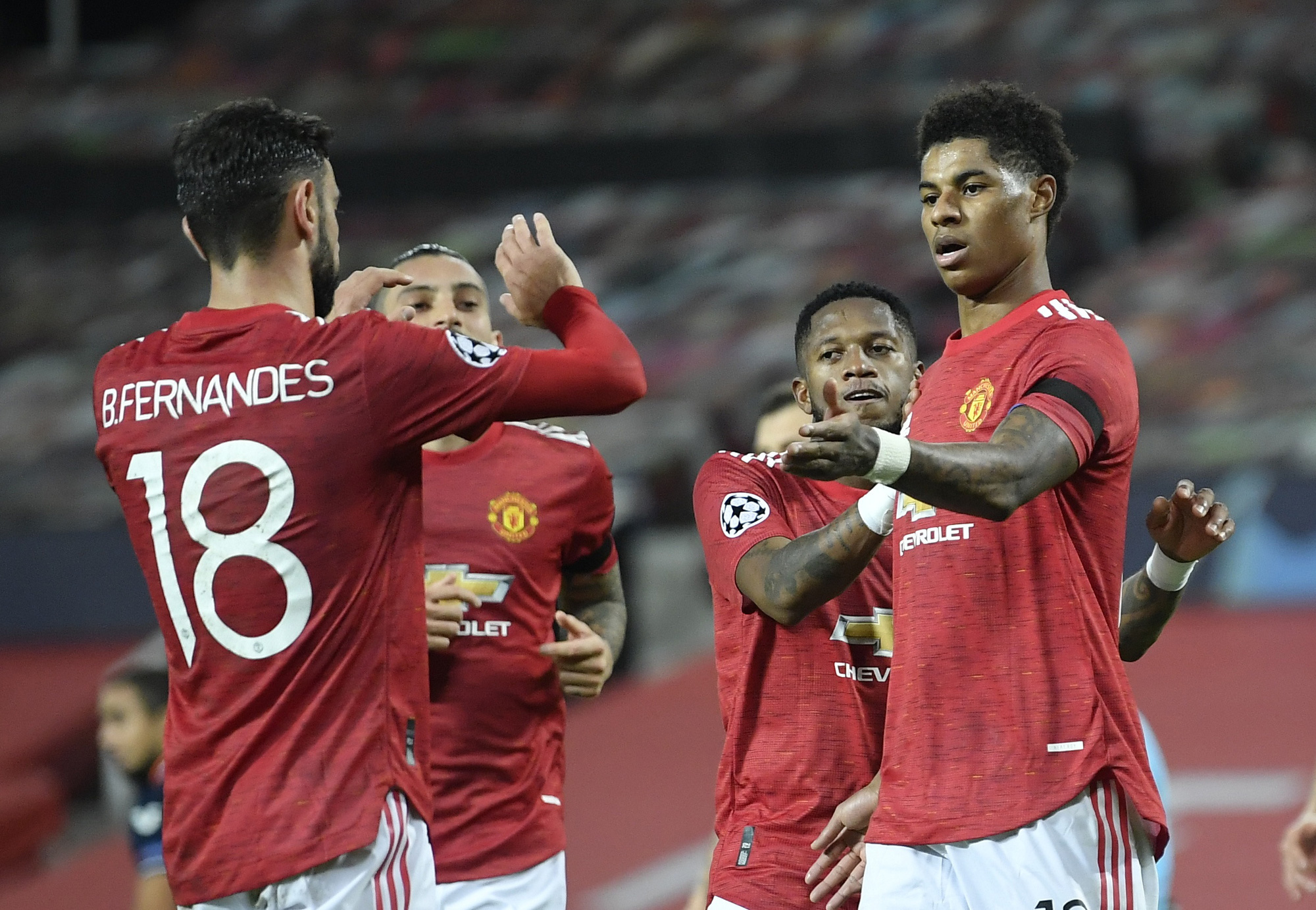 Bruno Fernandes lập siêu phẩm, Man United đại thắng tại Old Trafford