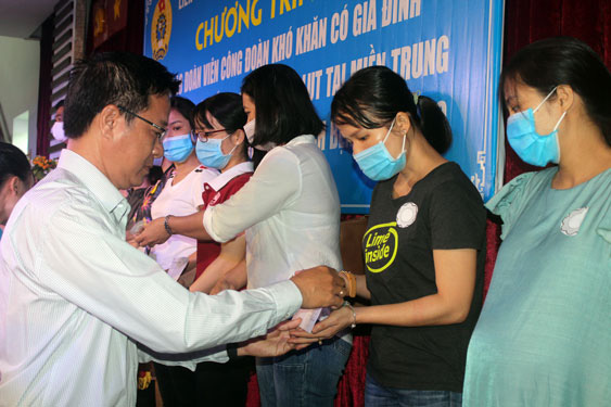 Đa dạng hình thức chăm lo đoàn viên - lao động