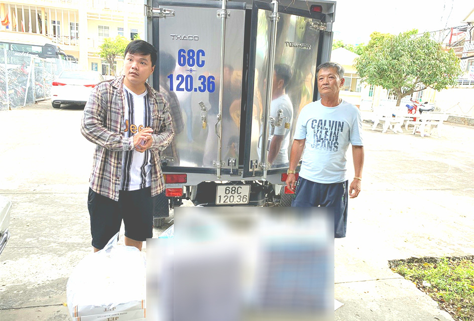 Hai cha con làm chuyện mờ ám "né luật" nhưng bất thành