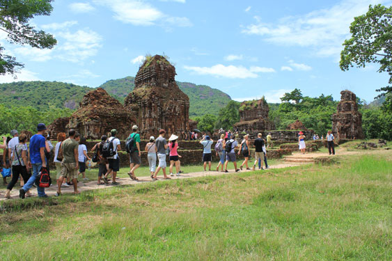 Liên kết phát triển du lịch TP HCM, Hà Nội và vùng kinh tế trọng điểm miền Trung: Kết nối tinh hoa du lịch