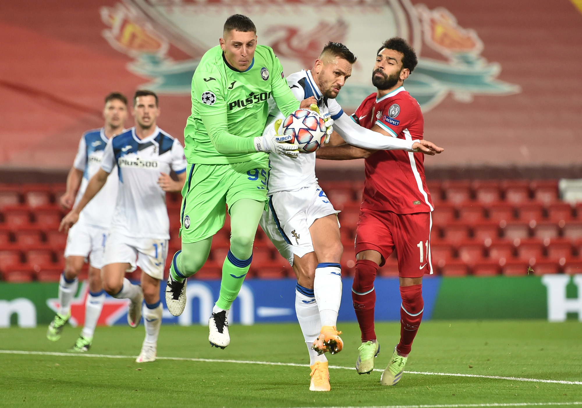Ghi 2 bàn trong 3 phút, Atalanta thắng sốc Liverpool ở Anfield - Ảnh 2.