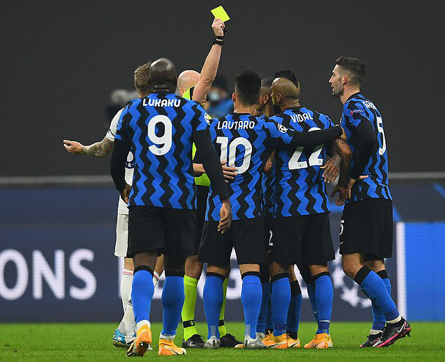 Thẻ đỏ tai hại, Inter Milan trắng tay trước Real Madrid tr&ecirc;n s&acirc;n nh&agrave; - Ảnh 5.