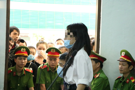 Lời khẩn cầu của nữ điều dưỡng trong vụ cựu b&aacute;c sĩ da liễu bị tố hiếp d&acirc;m - Ảnh 3.