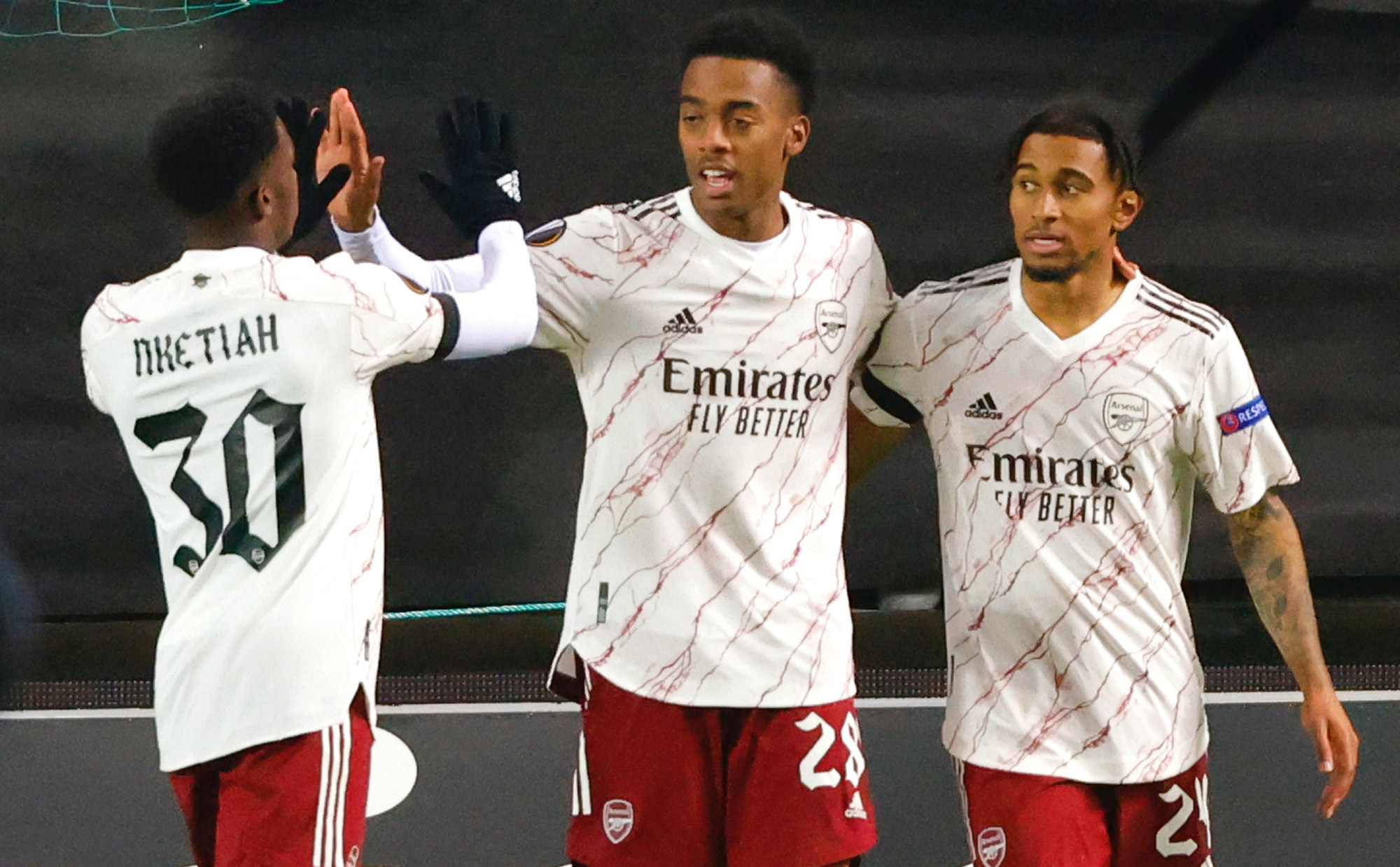 Arsenal ph&aacute; ải Molde, b&oacute;ng đ&aacute; Anh đại thắng Europa League - Ảnh 1.