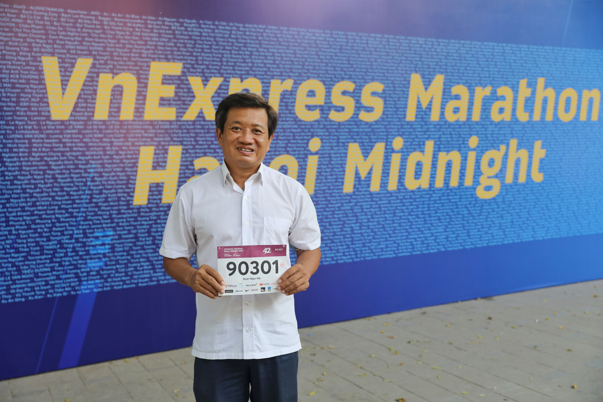 Đang chấn thương, &ocirc;ng Đo&agrave;n Ngọc Hải tham gia giải chạy Marathon thứ 7 trong 2 th&aacute;ng - Ảnh 1.
