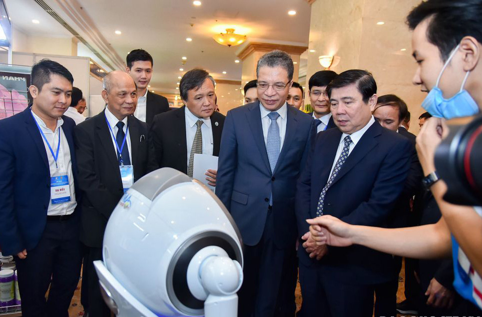 "5 cái thiếu" trong  thu hút trí thức kiều bào