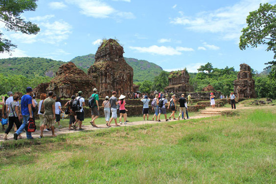 Bắt tay để cùng đi xa