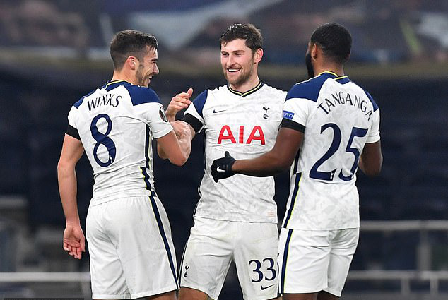 Harry Winks lập siêu phẩm, Tottenham chờ vượt vòng bảng Europa League