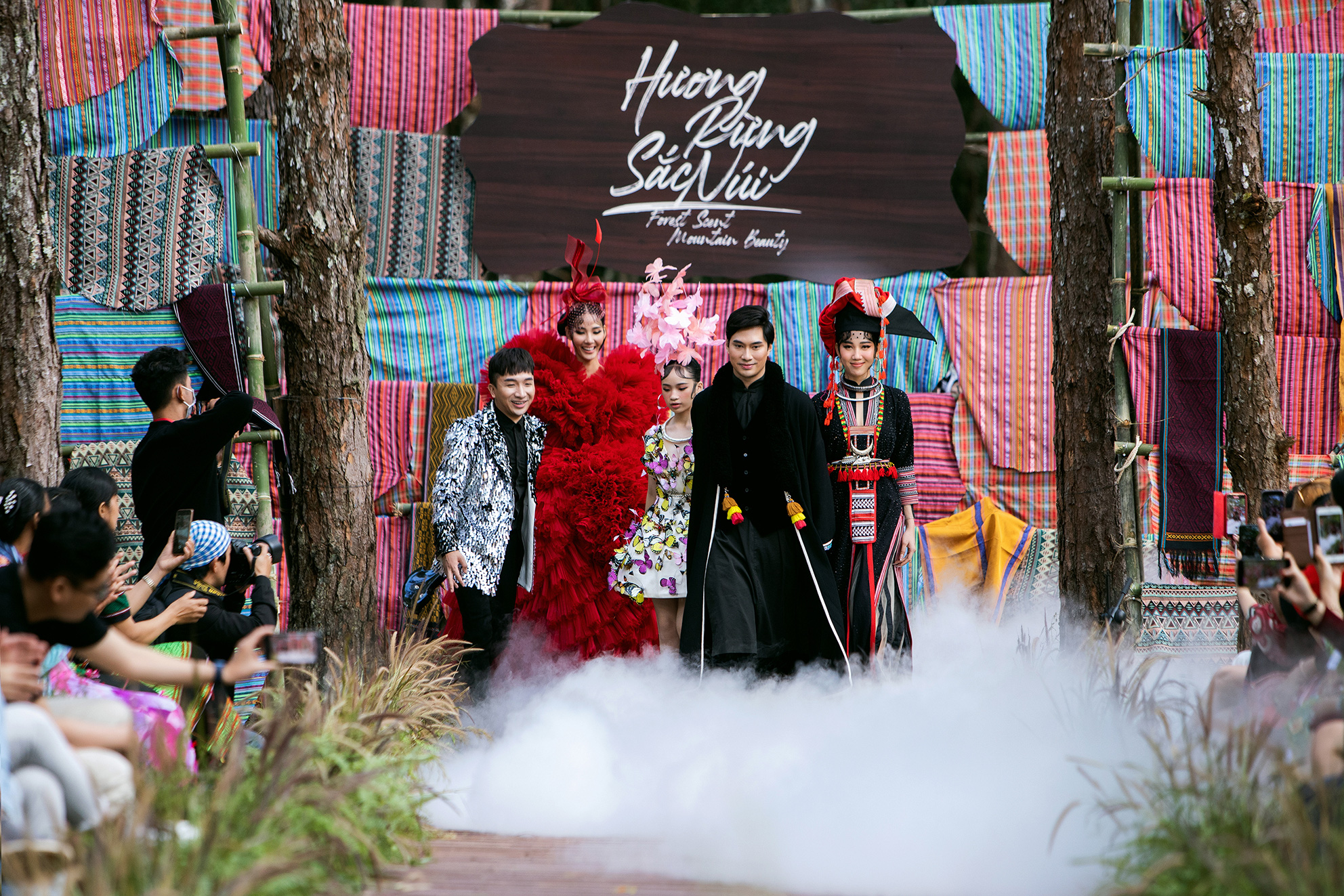 Mãn nhãn với show thời trang Hương rừng, sắc núi tại Đắk Nông - Ảnh 5.