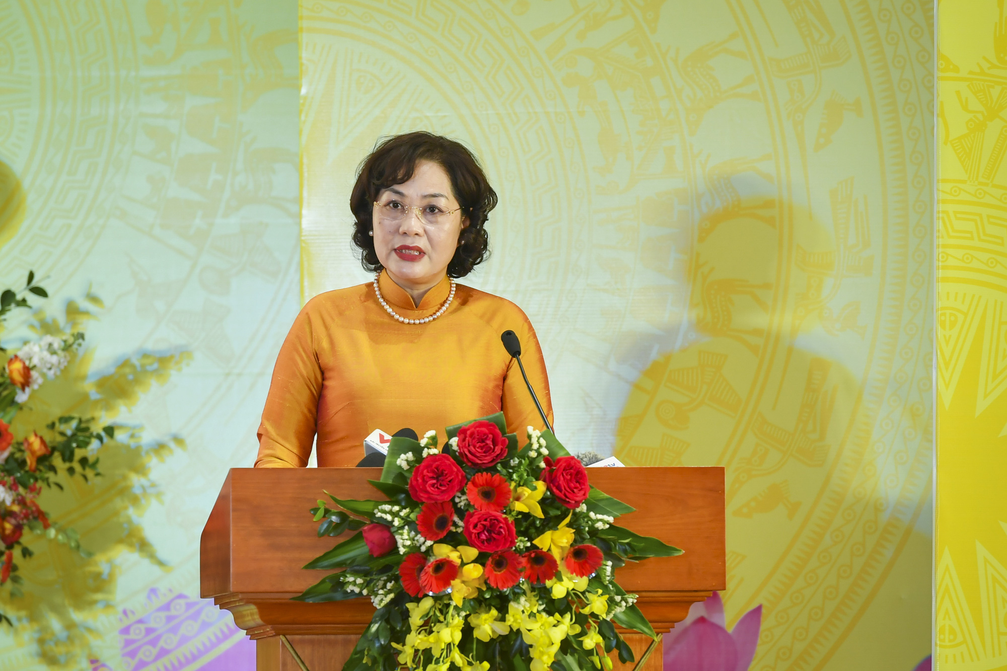 Chủ tịch Quốc hội: X&acirc;y dựng h&igrave;nh ảnh c&aacute;n bộ ng&acirc;n h&agrave;ng tận t&acirc;m, nhiệt huyết - Ảnh 1.
