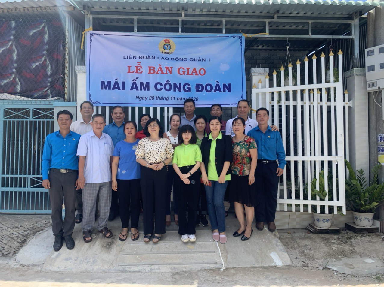 Tặng Mái ấm cho đoàn viên khó khăn