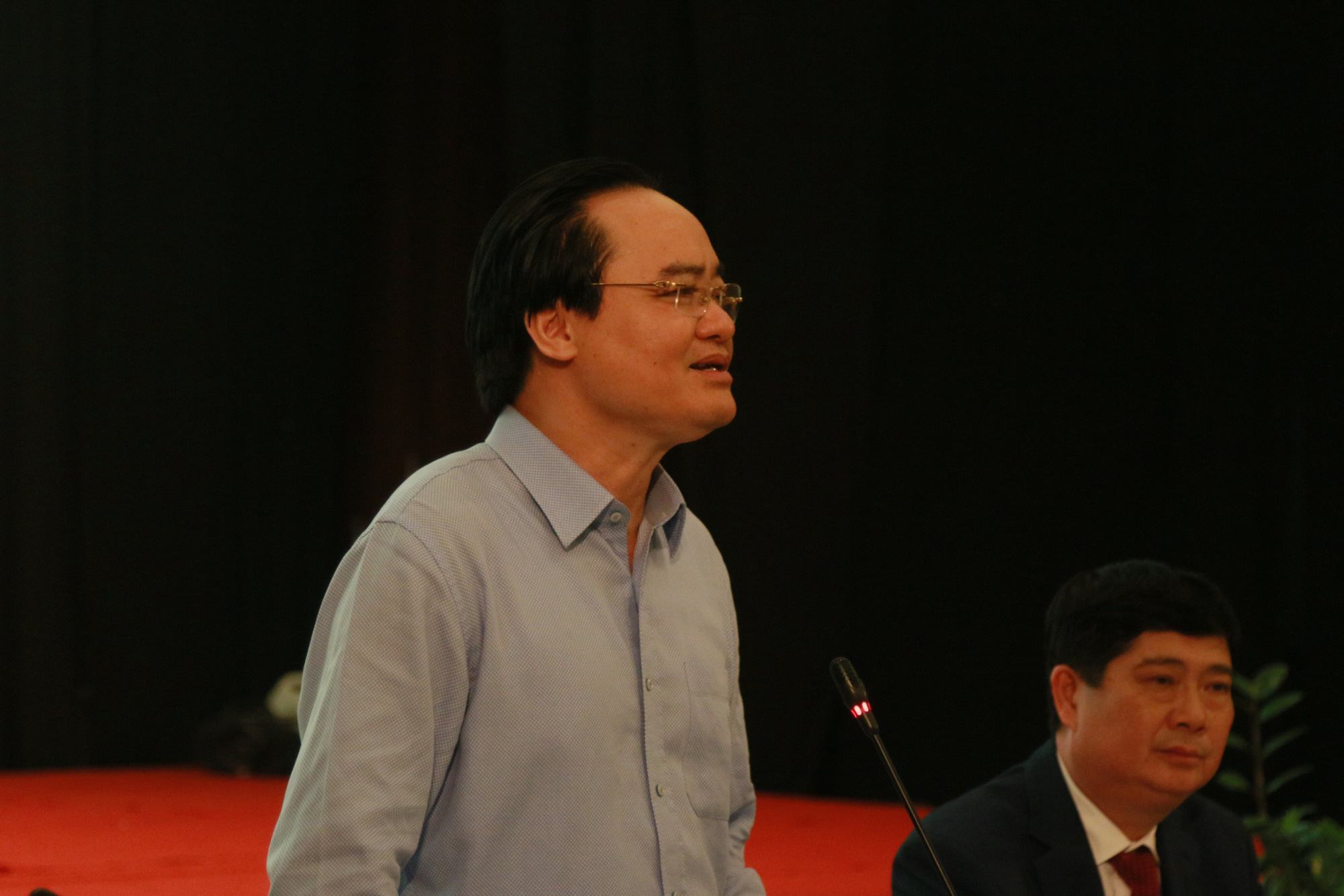 Bộ trưởng Ph&ugrave;ng Xu&acirc;n Nhạ: Phải r&uacute;t kinh nghiệm sạn trong s&aacute;ch gi&aacute;o khoa lớp 1 - Ảnh 2.
