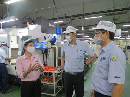 Phát triển Đảng ở doanh nghiệp ngoài quốc doanh: Cần đảng viên nỗ lực, gương mẫu