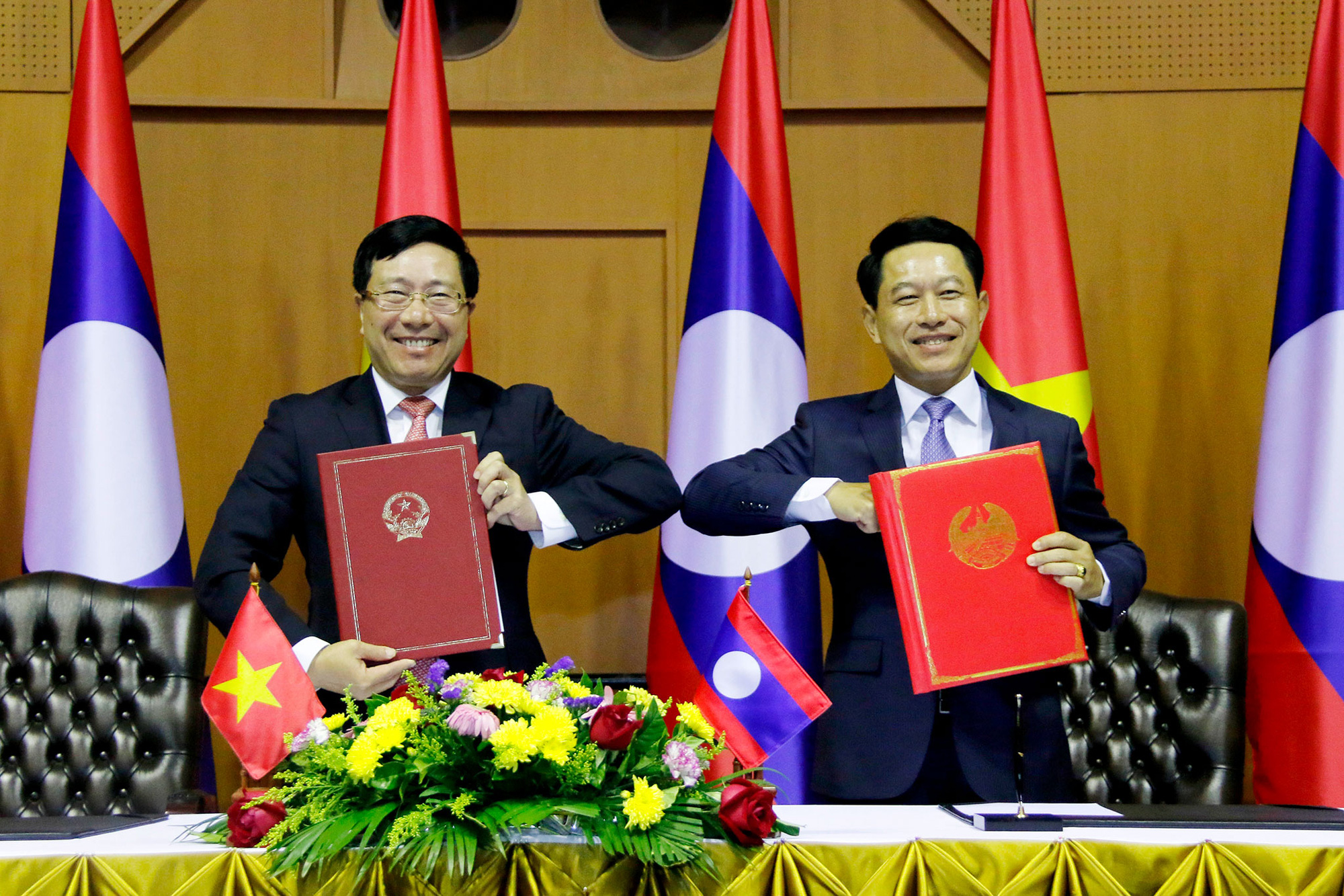 Nối lại chuyến bay thương mại đầu ti&ecirc;n giữa H&agrave; Nội - Vi&ecirc;ng Chăn - Ảnh 3.
