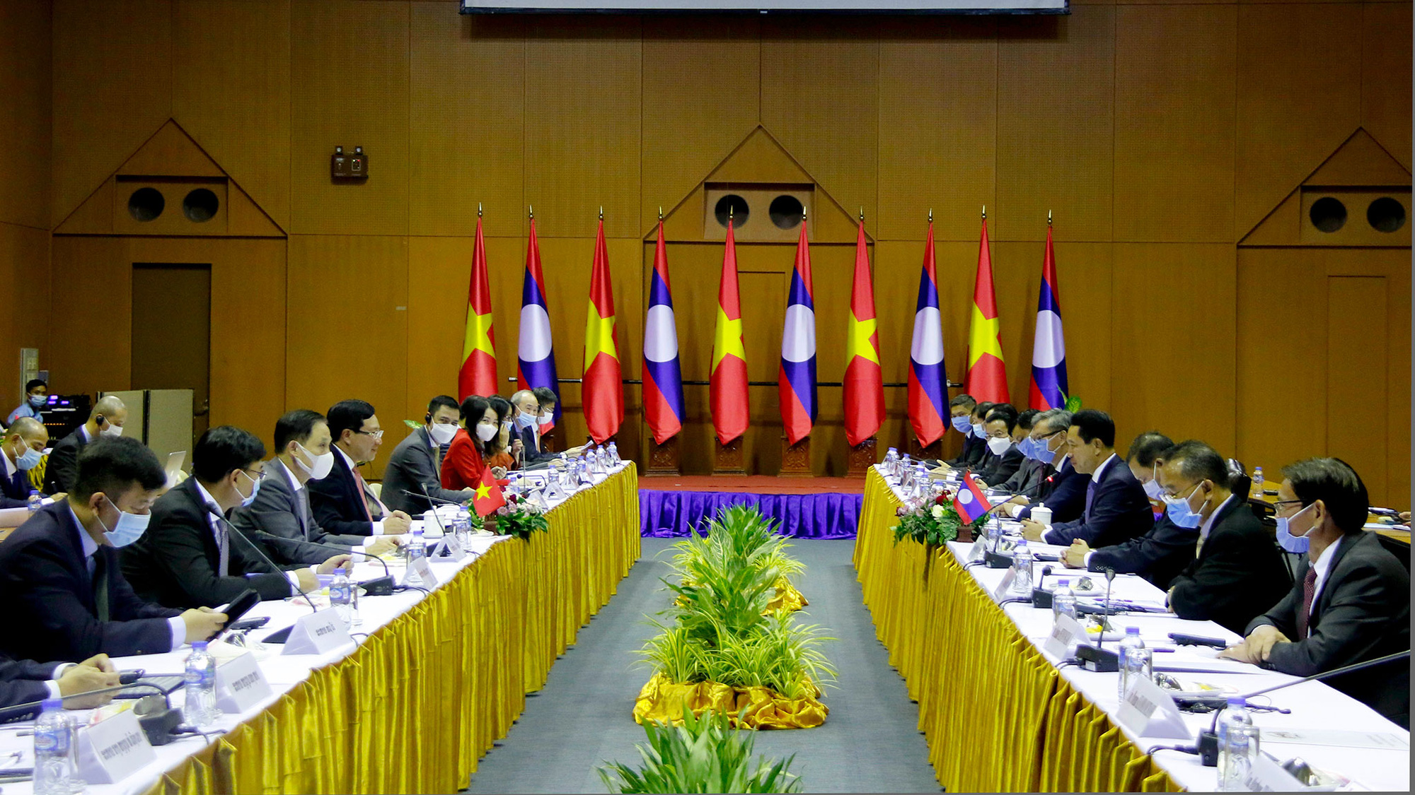 Nối lại chuyến bay thương mại đầu ti&ecirc;n giữa H&agrave; Nội - Vi&ecirc;ng Chăn - Ảnh 6.