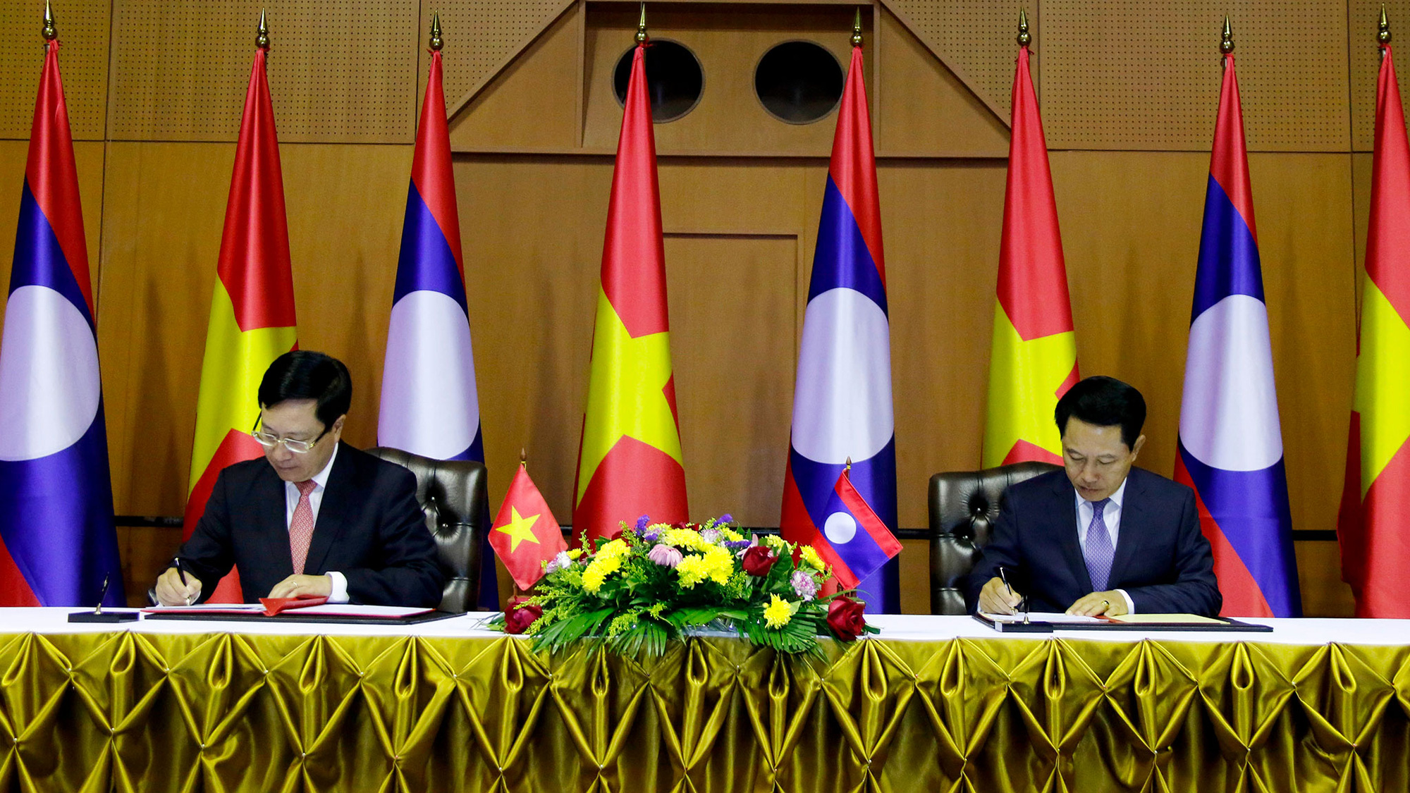 Nối lại chuyến bay thương mại đầu ti&ecirc;n giữa H&agrave; Nội - Vi&ecirc;ng Chăn - Ảnh 7.