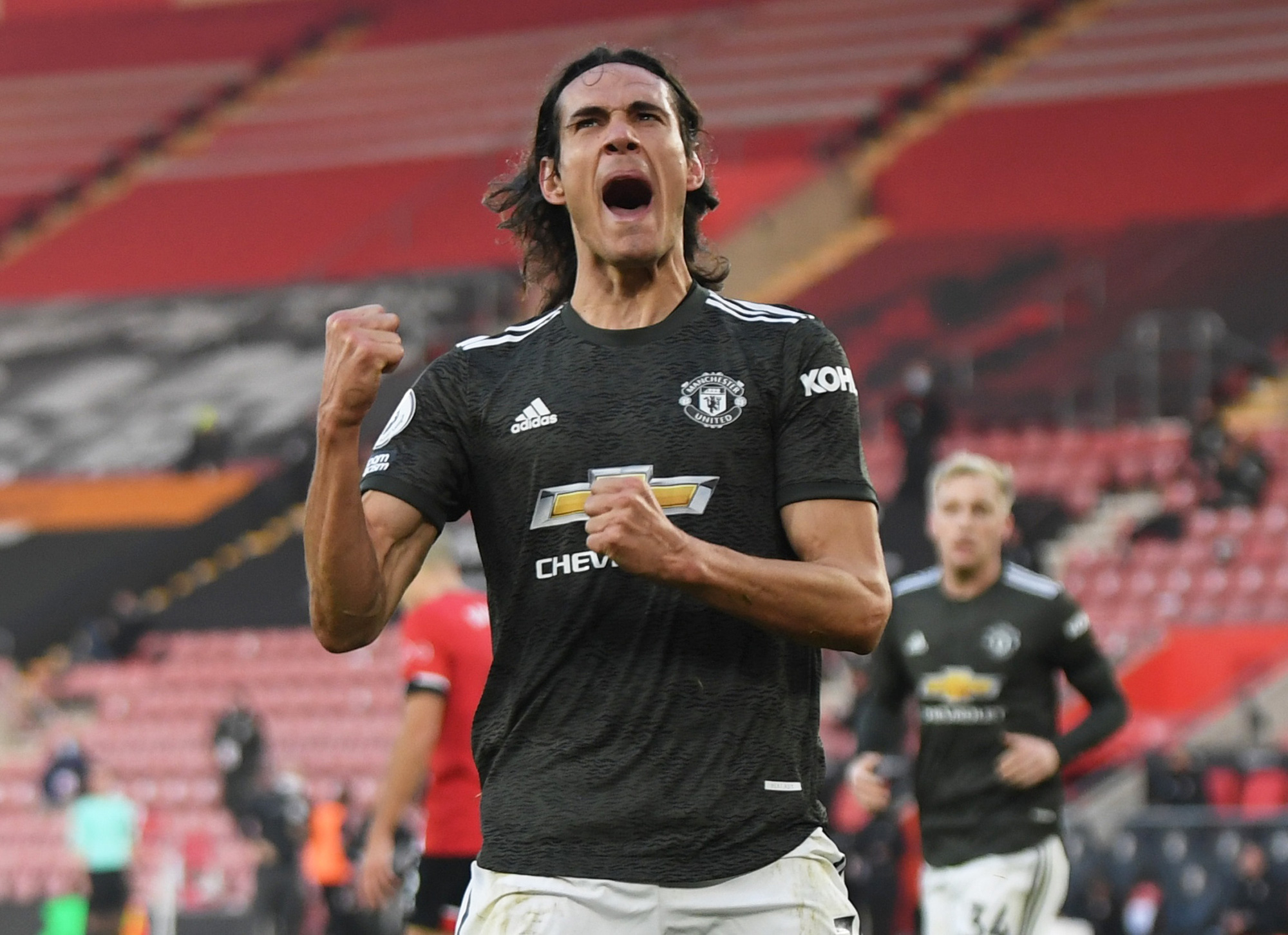 Cavani lập cú đúp siêu hạng, Man United ngược dòng tưng bừng trước Southampton