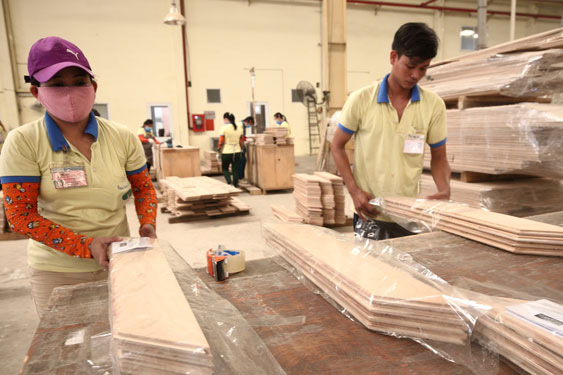 Xuất khẩu chuyển biến tích cực: Nỗ lực về đích