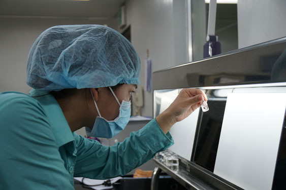 Mong sớm c&oacute; vắc-xin Covid-19 made in Vietnam - Ảnh 1.