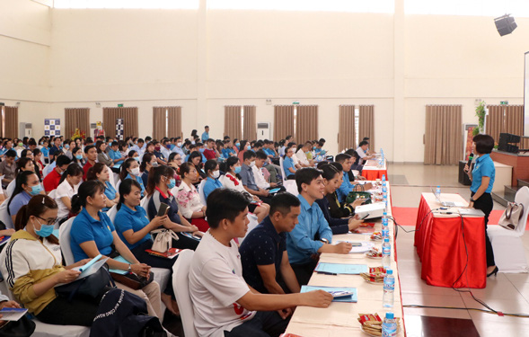 Bình Dương: Cập nhật kiến thức pháp luật cho cán bộ Công đoàn