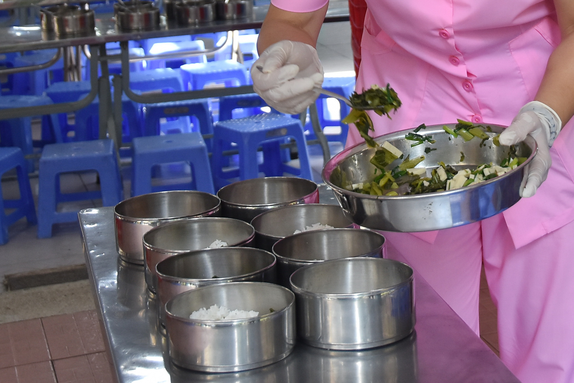 Làm sao giám sát bữa ăn bán trú? - Ảnh 1.