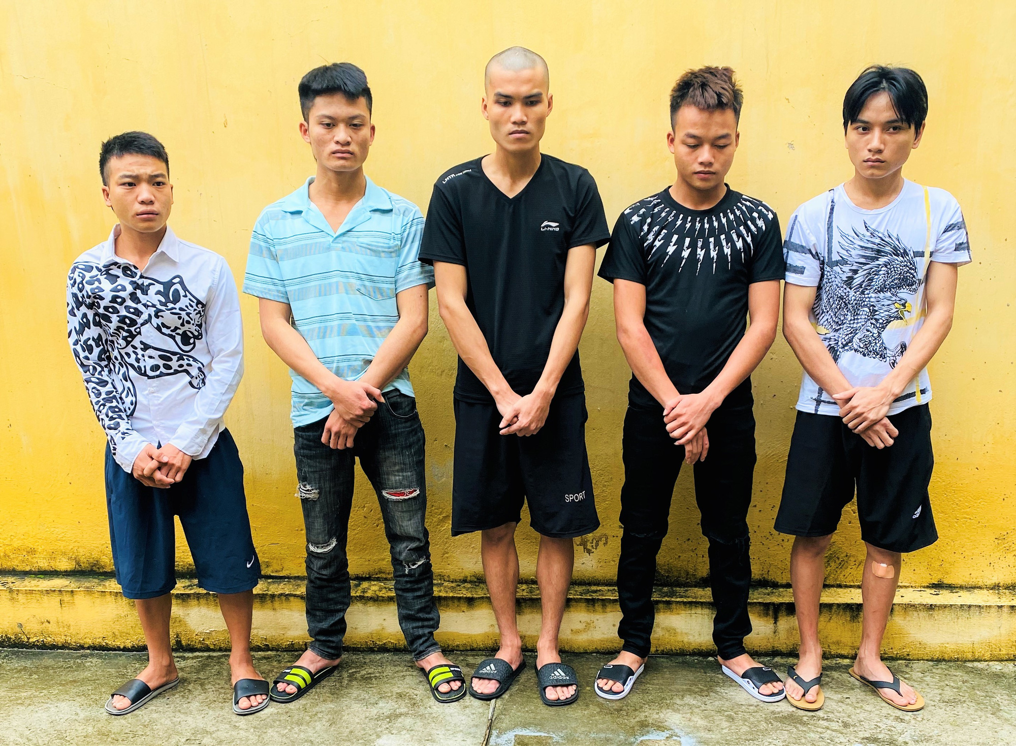 5 thanh, thiếu niên chặn đường, cướp xe máy