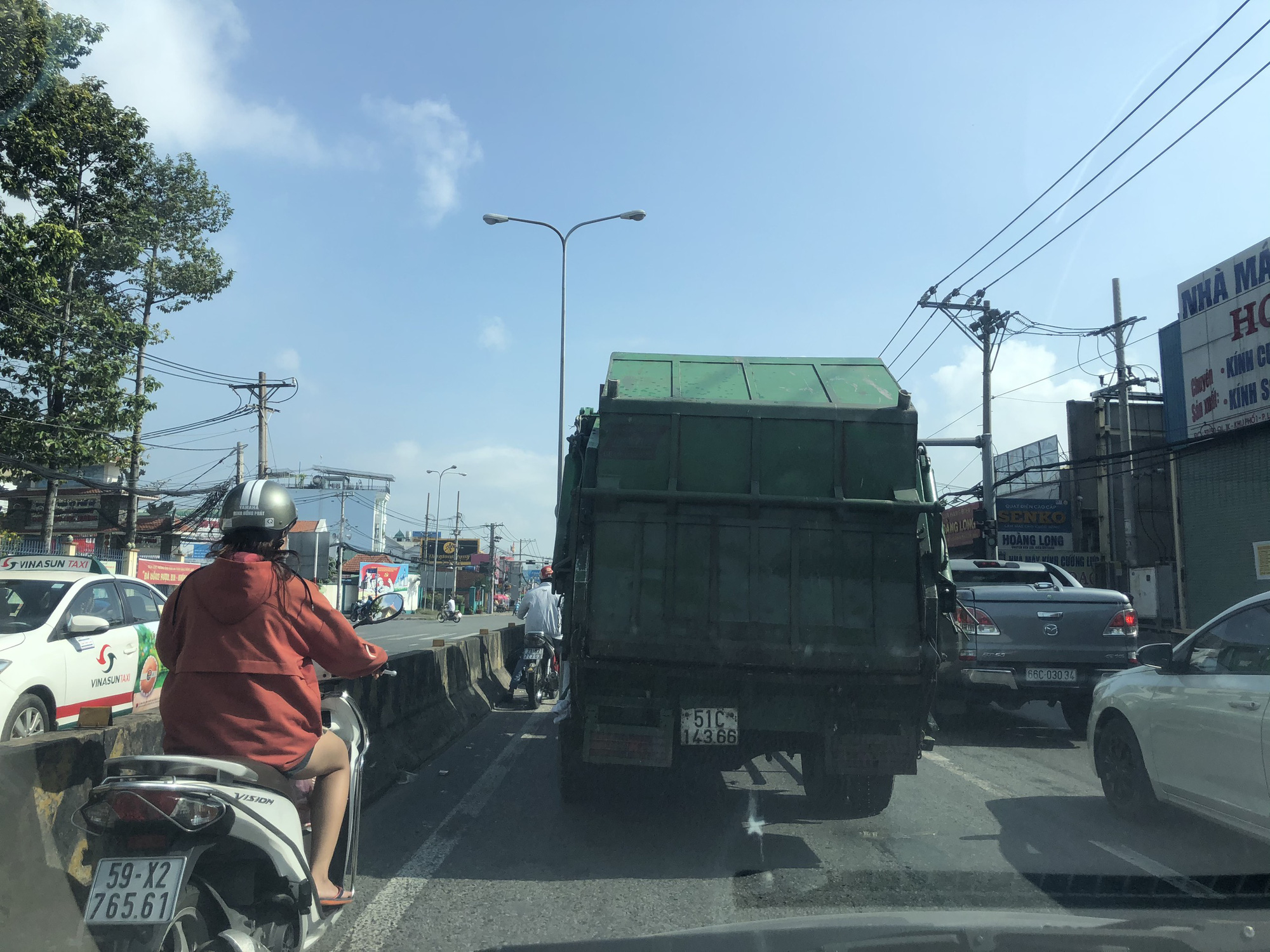Đ&ugrave;a với Thần chết tr&ecirc;n những cung đường chết ch&oacute;c ở B&igrave;nh Dương - Ảnh 3.