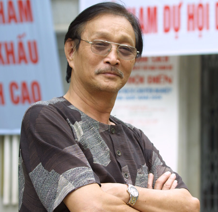 Nghệ sĩ sân khấu thương tiếc tiễn biệt NSND Xuân Huyền - Ảnh 1.