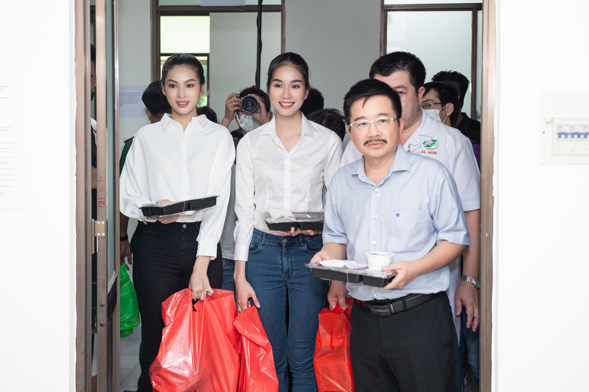 Kh&ocirc;ng nhận ra T&acirc;n Hoa hậu Việt Nam Đỗ Thị H&agrave; sau đăng quang - Ảnh 10.