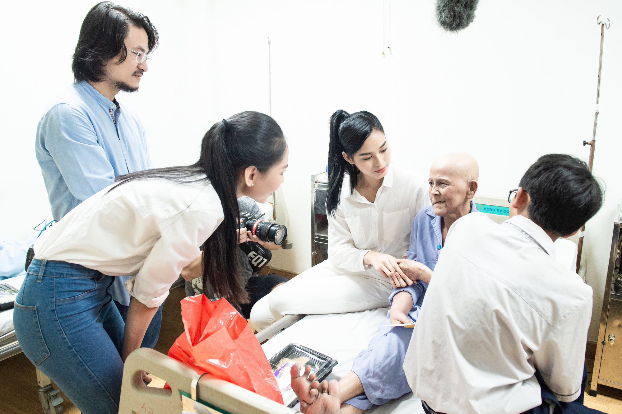 Kh&ocirc;ng nhận ra T&acirc;n Hoa hậu Việt Nam Đỗ Thị H&agrave; sau đăng quang - Ảnh 6.