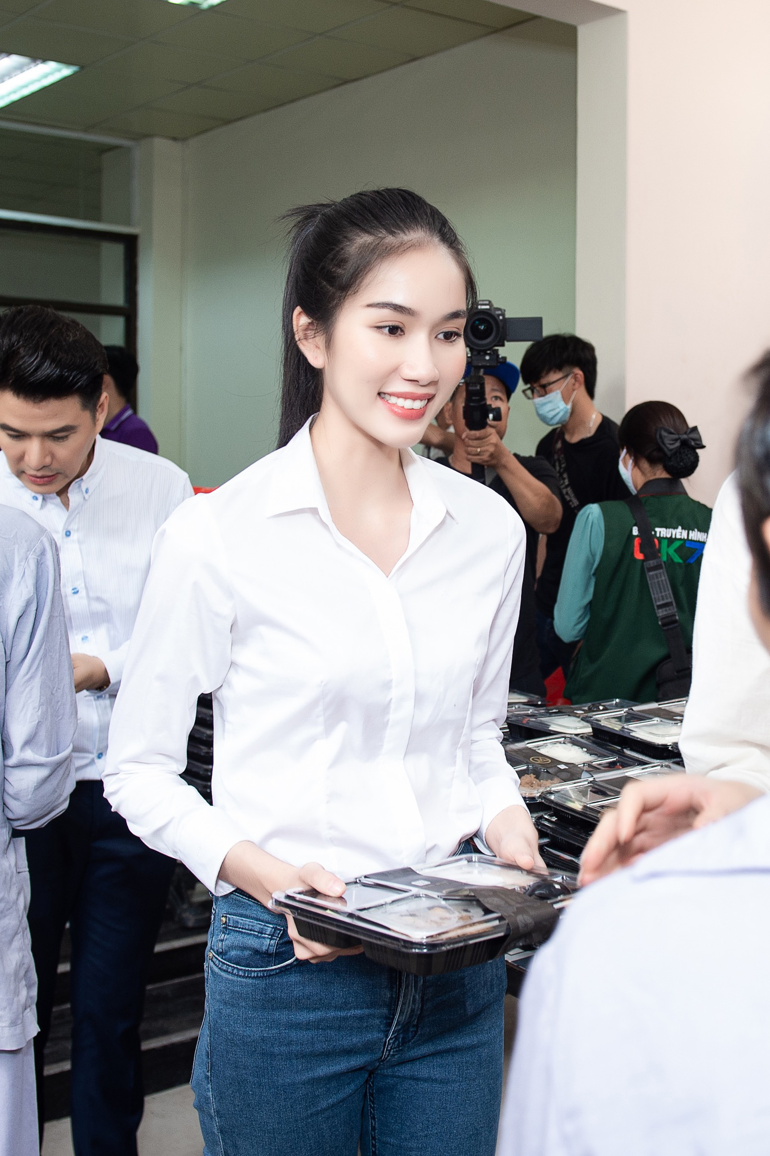 Kh&ocirc;ng nhận ra T&acirc;n Hoa hậu Việt Nam Đỗ Thị H&agrave; sau đăng quang - Ảnh 5.