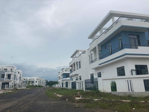 Gần 500 biệt thự, nhà liên kế xây "chui" ở Đồng Nai: Sau 2 tháng vẫn chưa công bố phương án xử lý