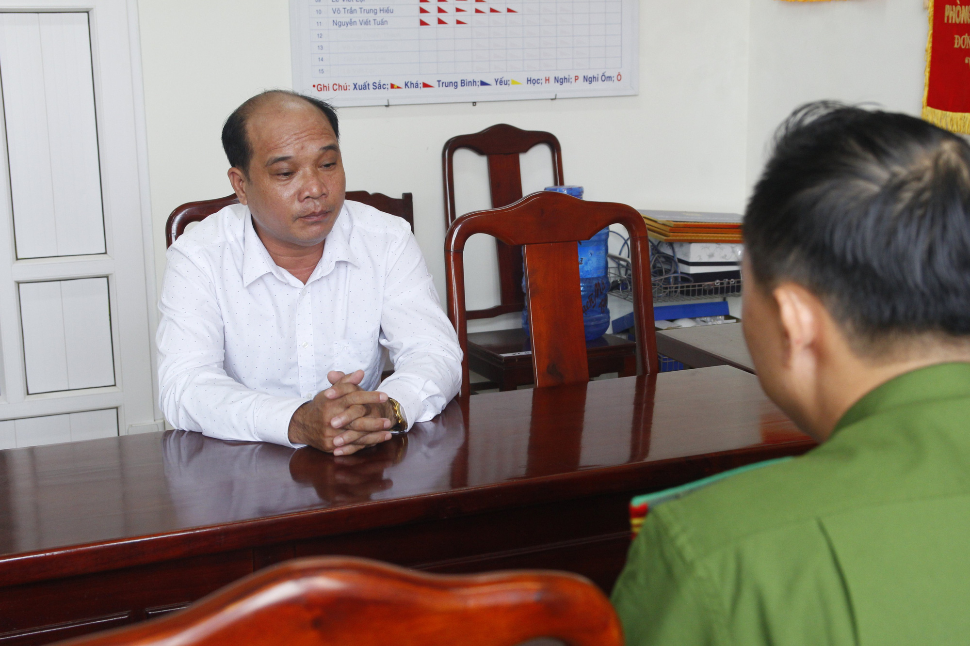 Bắt nguyên chủ tịch chi hội nghề cá vì lừa đảo 4 ngư dân