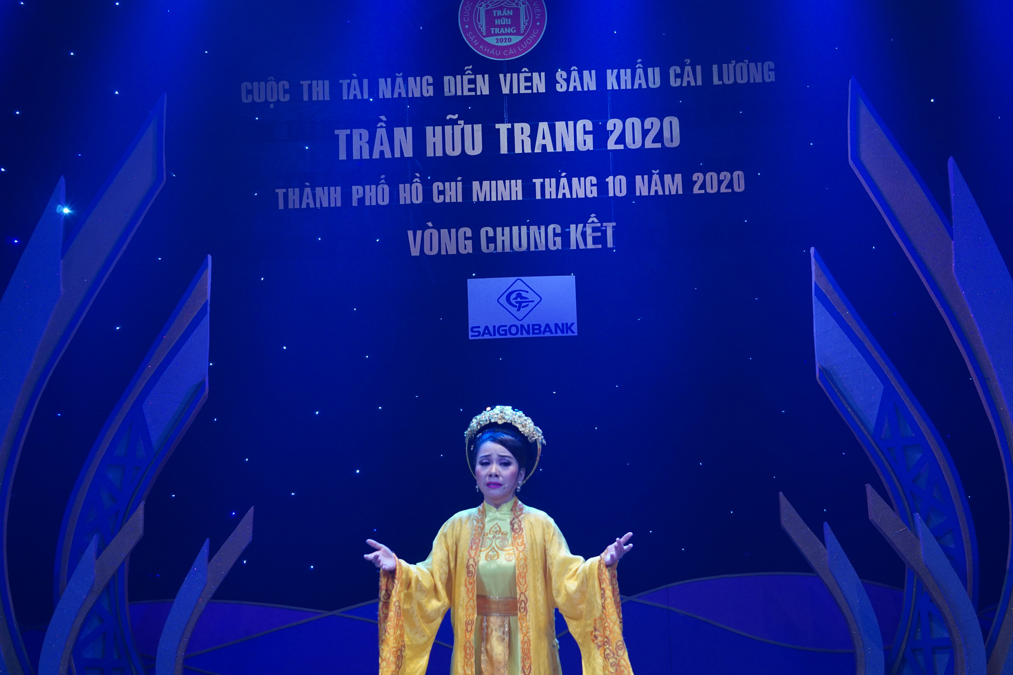 Sàn diễn cải lương: Thi dồn dập, tài năng "chín ép"