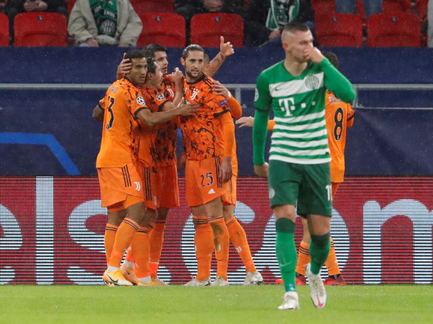 Ronaldo t&aacute;i xuất, Juventus đại thắng ở Champions League - Ảnh 2.