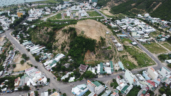 Hiểm họa sạt lở núi ở Nha Trang