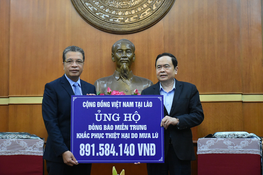 Kiều b&agrave;o ủng hộ hơn 11 tỉ đồng hỗ trợ b&agrave; con miền Trung - Ảnh 11.