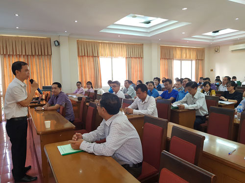 Bảo đảm an to&agrave;n thực phẩm trong bữa ăn c&ocirc;ng nh&acirc;n - Ảnh 1.