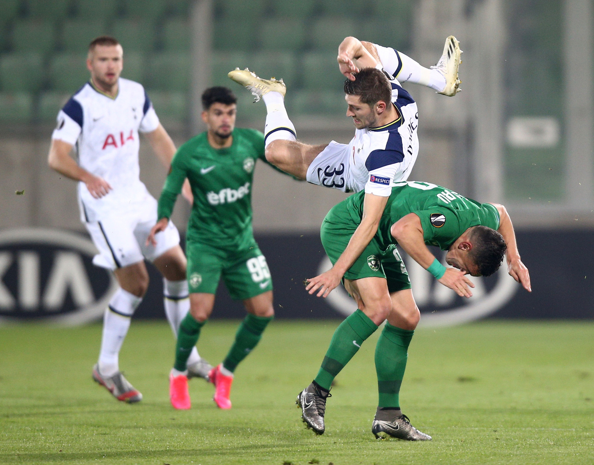 Arsenal ngược d&ograve;ng kỳ lạ, Harry Kane ghi b&agrave;n thứ 200 cho Tottenham - Ảnh 4.