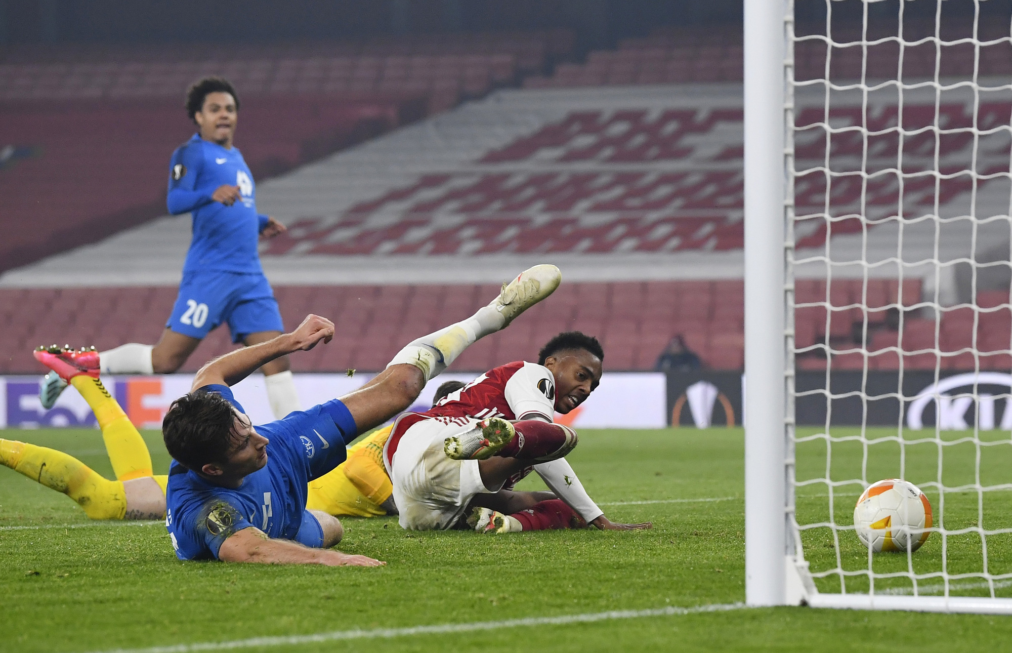 Arsenal ngược d&ograve;ng kỳ lạ, Harry Kane ghi b&agrave;n thứ 200 cho Tottenham - Ảnh 7.