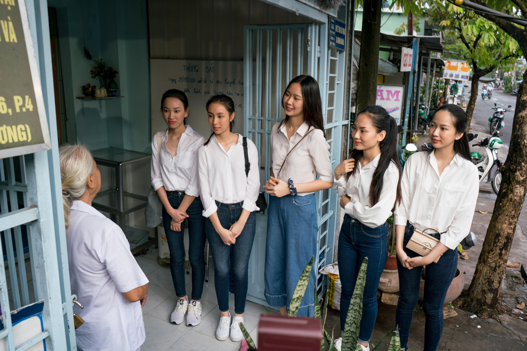 Dự &aacute;n nh&acirc;n &aacute;i đầu ti&ecirc;n của Hoa hậu Việt Nam 2020 l&ecirc;n s&oacute;ng - Ảnh 2.