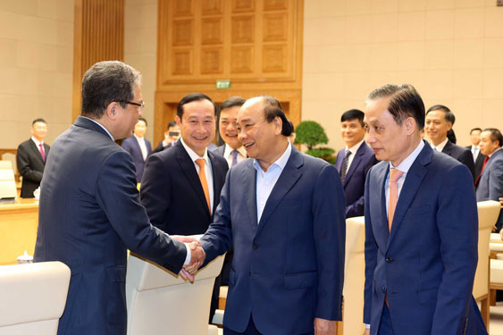 Tìm nguồn lực phát triển đất nước