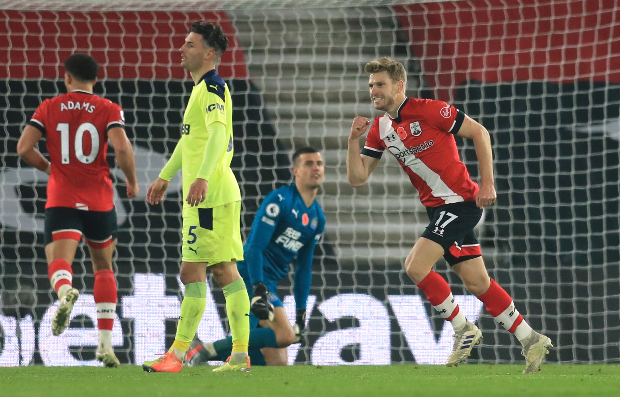 Southampton lập kỳ tích 32 năm, Liverpool mất ngôi đầu Ngoại hạng - Ảnh 6.