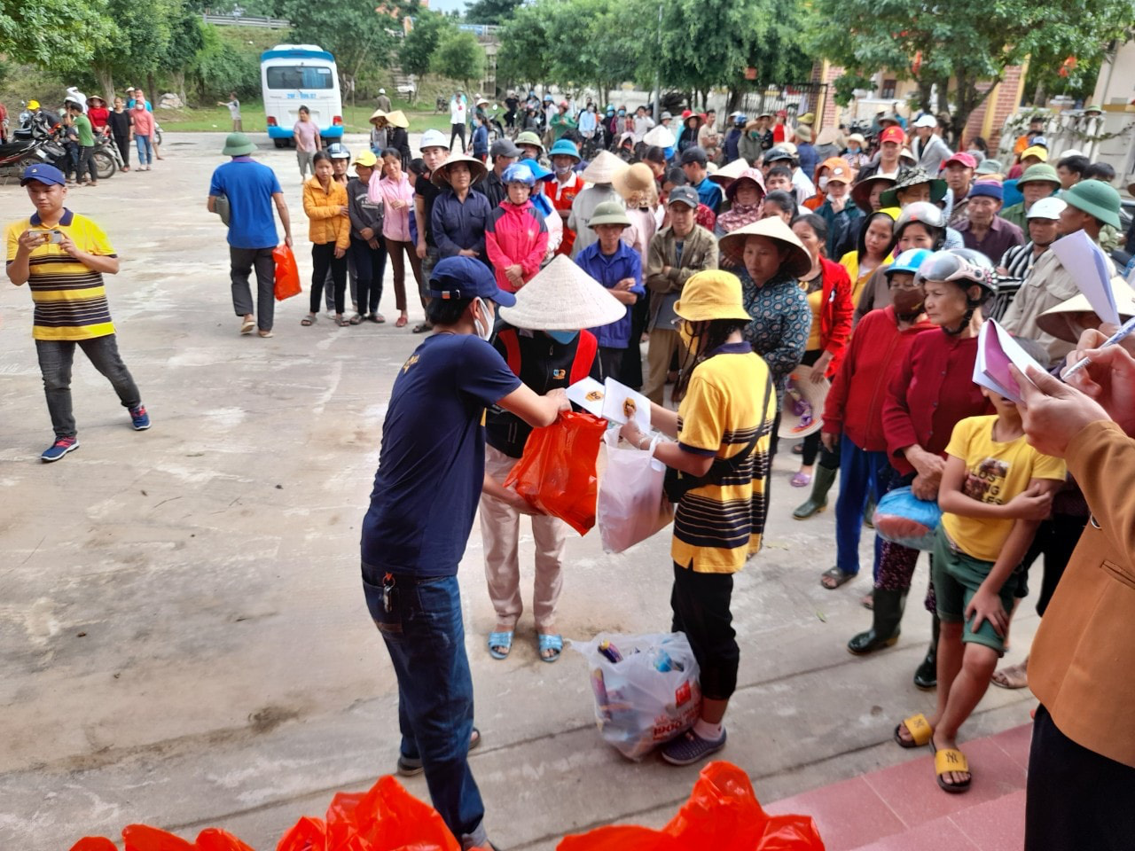 Tài xế, khách hàng của Be đóng góp 300 triệu đồng Vì miền Trung yêu thương - Ảnh 1.